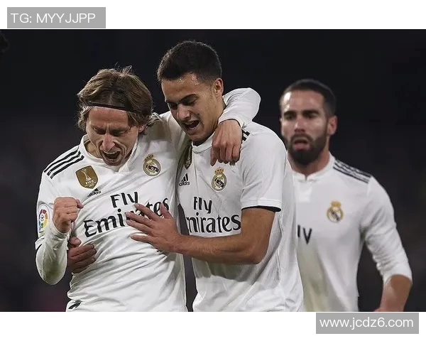 西甲最新动态:皇马与巴萨情深意重但对弱队却屡屡失分让出榜首位置 西甲最新动态:皇马与巴萨情深意重但对弱队却屡屡失分让出榜首位置